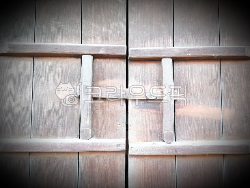 traditional village,old house,Hanok,wooden door,traditional door,Korean tradition