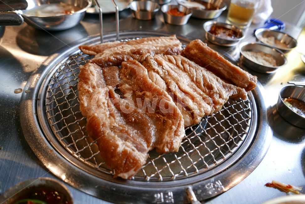 돼지고기,food,식품,육류,불,숯불구이,고기,양념고기,구이,음식,식재료,요리,food,cook,meal,dishes,food reserves,육류,고기,meat,한식,한국음식,한국요리,korean food,korean dishes,korean meal,korean cook
