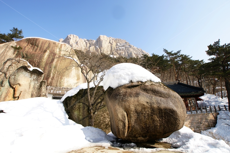 설악산,설경,흔들바위,국립공원,풍경,겨울,계절,winter,season,자연,풍경,nature,landscape,outdoors,옥외