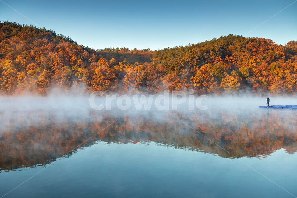 nature,자연,물안개,단풍,outdoors,옥외,water,물,weather,날씨,반영,reflection,저수지,호수,lake,reservoir,가을,fall,autumn,가을,계절,fall,autumn,season,자연,풍경,nature,landscape