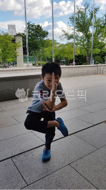 person,사람,어린이,남자아이,실루엣,개구쟁이