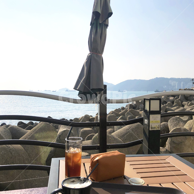 부산,영도,바다,야외,카페,커피,음료,라떼,coffee,아아,아이스아메리카노,아메리카노,연유라떼