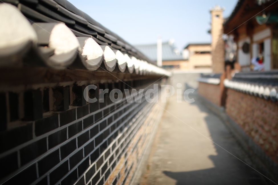 한국,전통,기와,담장,돌벽,골목,전주한옥마을,골목길,alley,한국전통,한국문화,korean traditional,korean culture,건축물,건물외관,exterior,building,structure,architecture,construction