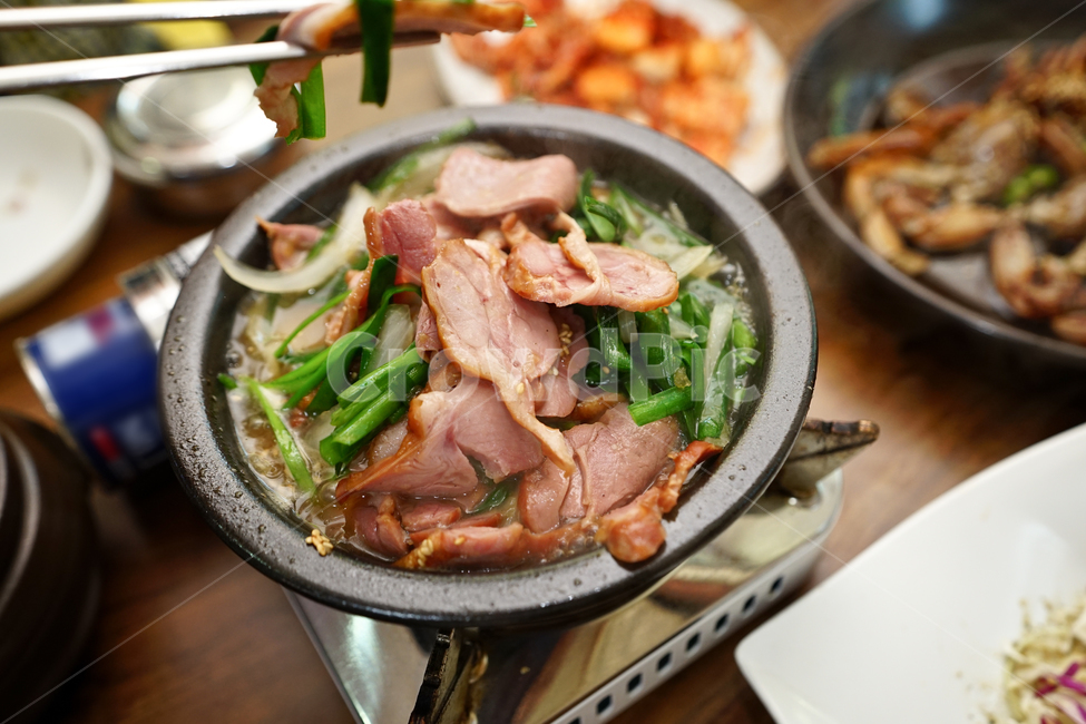 불고기,오리고기,육식,식사,한식,음식,술안주,먹거리,푸드,육류,요리,고기,뚝배기,음식,식재료,요리,food,cook,meal,dishes,food reserves,육류,고기,meat