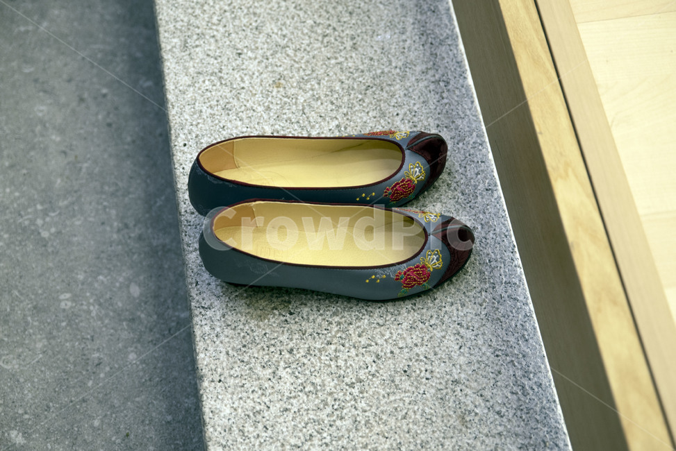 폐백,폐백신발,전통혼례,한복신발,폐백예식,한국전통신발,한국신발,koreanshoes,koeantraditionalshoes,hanbokshoes,한국결혼식,전통신발,전통혼례신발,전통,혼례,한국혼례,한국전통,한국문화,korean traditional,korean culture,사물,물건,오브젝트,thing,object,matter