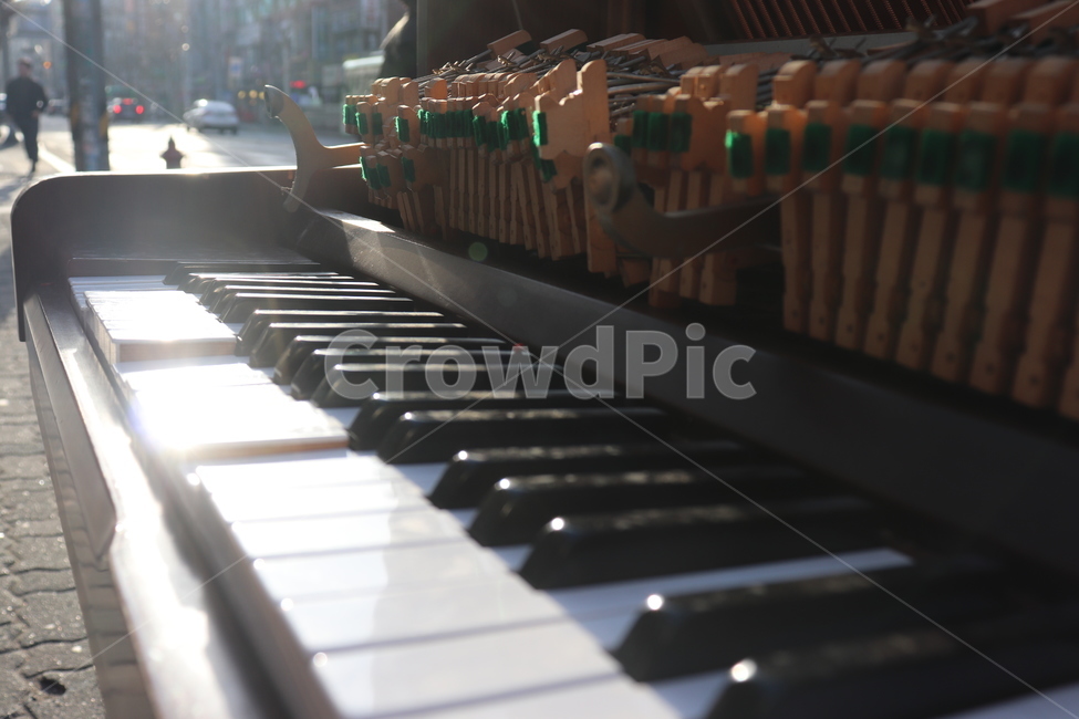 피아노,brokenpiano,망가진피아노,낡은피아노,piano,music,classic,클래식,감성,악기,예쁜피아노,오래된피아노,부서진피아노,부숴진피아노,oldpiano,나무피아노,빈티지사진,빈티지느낌,빈티지감성,vintage,악기,음향기기,musical instrument,musical equipment