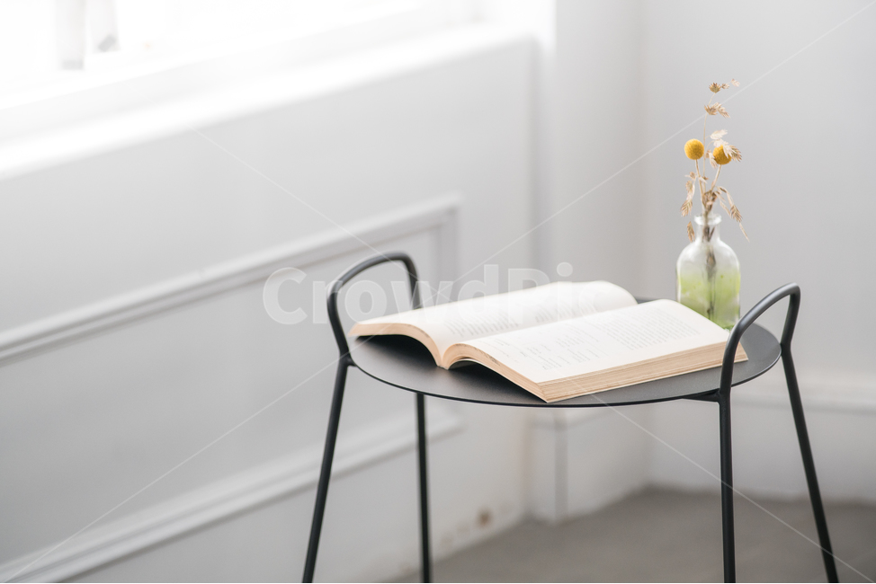 가구,인테리어,모던,미니멀,실내,장식품,디자인,라이프스타일,책,소품,휴식,book,휴식,힐링,rest,relaxation,healing,인테리어,실내디자인,interior design