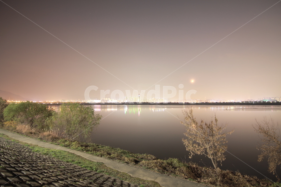 야경,한강공원,한강둔치,공원,한강,밤,야경,밤,풍경,nightscape,night,landscape,도시,city,한국도시풍경,한국도시경관,korea cityscape,walkway,보도,path,통로