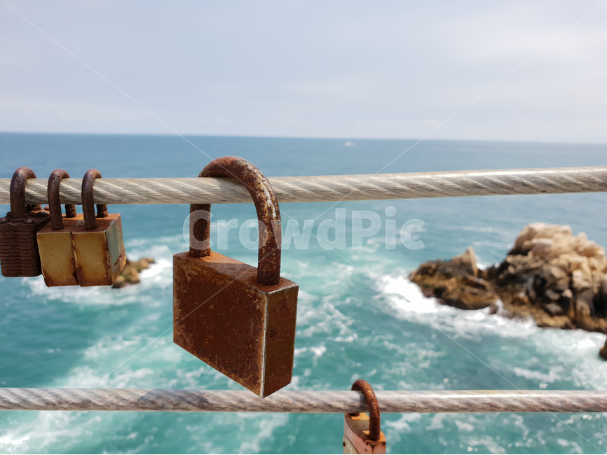 자물쇠,바다,h2o,배,하늘,물가,대양,섬,네이처,경관,여름,여행,연안,열대,물결,휴가,빈티지사진,빈티지느낌,빈티지감성,vintage,사물,물건,오브젝트,thing,object,matter