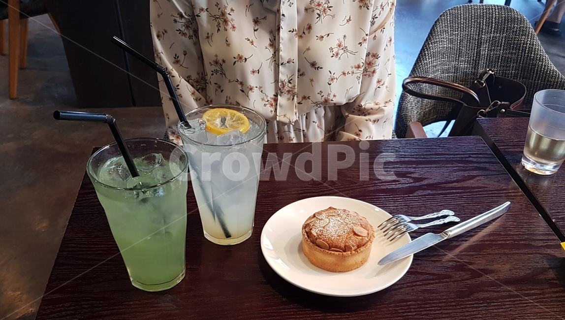 카페,레몬에이드,호두타르트,원피스,여유,음료수,drink,beverage