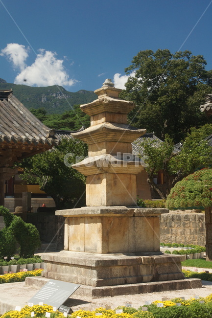 절,통도사,석탑,pagoda,tongdosa,temple,사찰,한국전통,한국문화,korean traditional,korean culture,조각상,동상,석상,조형물,statue,bronze statue,stone statue,종교,신앙,religion,belief,faith,건축물,건물외관,exterior,building,structure,architecture,construction