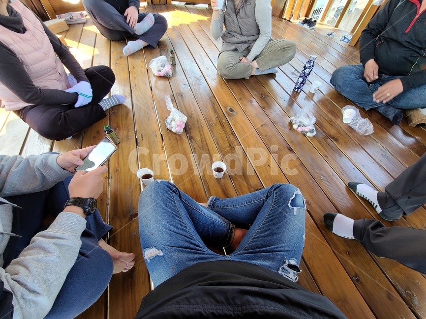 수다,소풍,회의,야회,티타임,쉬는시간,커피,힐링타임,바닥,정자