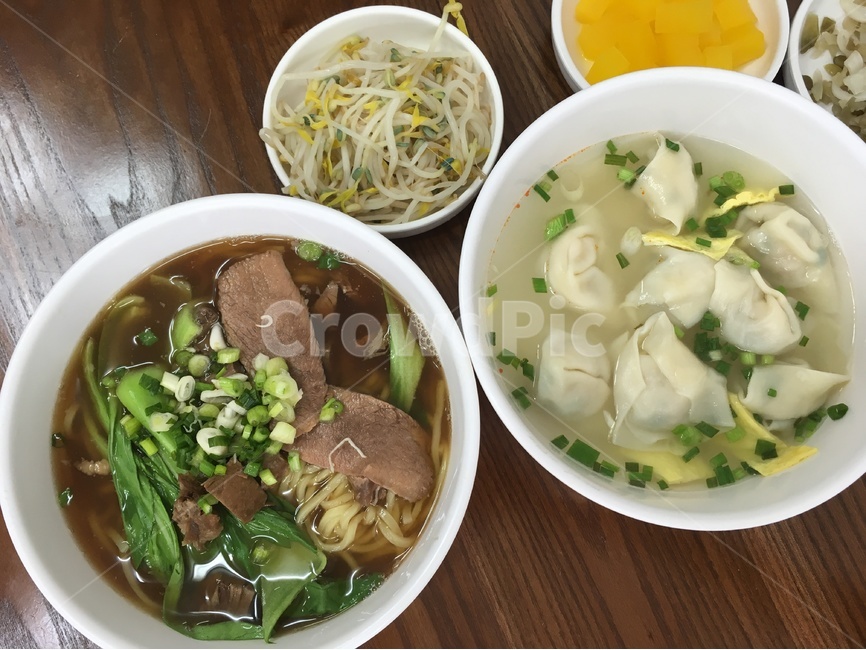 Beef stew noodle,dumpling,noodle,Wonton noodles,Taiwanese cuisine,wonton,Beef noodle,Meat Noodles