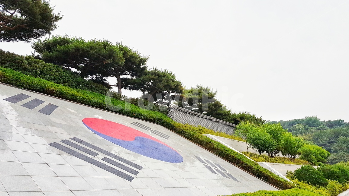 국립현충원,태극기,현충일,애국,애국심,국립묘지,호국,보훈,대한민국,군인,국군,국군묘지,비석,전쟁,장군,병사,순국선열,참전용사,국가유공자,추모,잔디,flag,korea,symbol,war,nationalflag,koreanculture,landmark,tourist,koreanlandmark