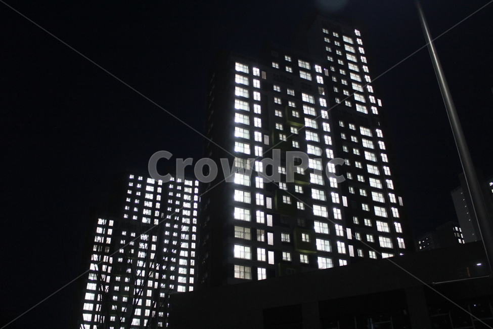 건물,아파트,주택,아파트조명,아파트야간공사,building