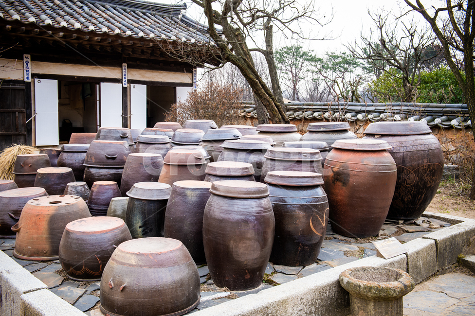 장독대,항아리,기와집,사물,풍경,전통,양반댁,한국전통,한국문화,korean traditional,korean culture