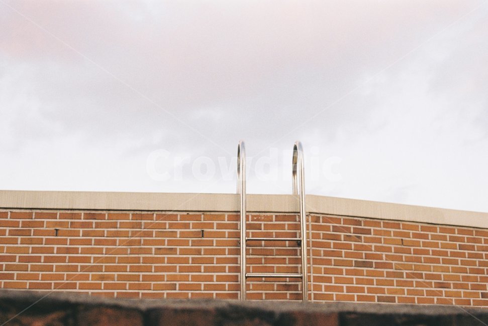감성,사다리,벽돌,필름,옥상,건축물,건물외관,exterior,building,structure,architecture,construction