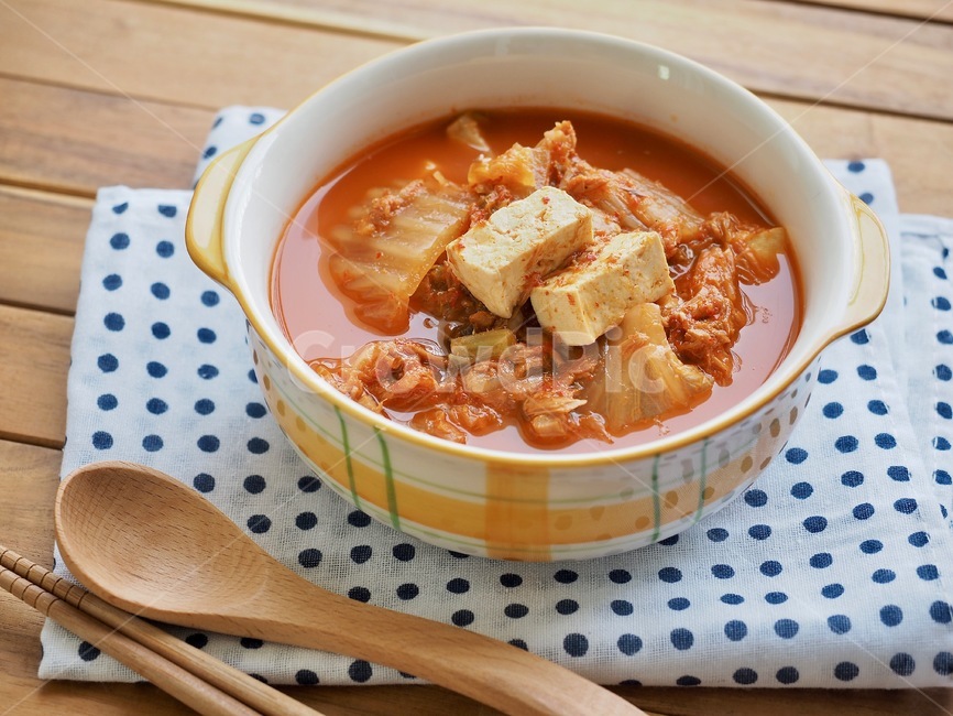 음식,김치,김치찌개,한국음식,한국문화,아시아음식,배경,스튜,매운음식,요리,food,kimchi,kimchistew,koreanfood,koreanculture,asianfood,background,stew,spicyfood,cooking,돼지고기김치찌개,음식,식재료,요리,food,cook,meal,dishes,food reserves,한식,한국음식,한국요리,korean food,korean dishes,korean meal,korean cook