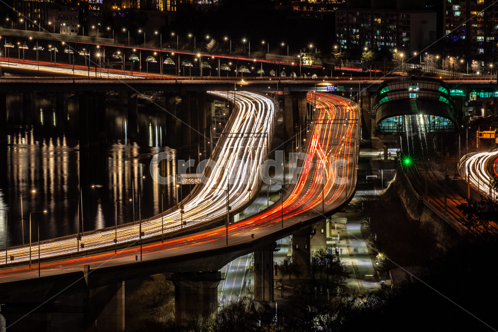 야경,응봉산,불빛,장노출,겨울밤,서울,야경,밤,풍경,nightscape,night,landscape,도시,city,한국도시풍경,한국도시경관,korea cityscape,교통,교통수단,traffic,transportation,road,도로,building,건물,bridge,다리,freeway,고속 도로,overpass,고가 도로