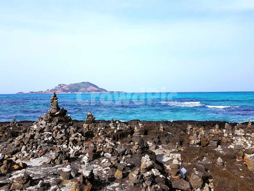자연,nature,landscape,풍경,구름,하늘,sky,바다,해양,파도,푸른,돌,현무암,제주도,바람,ocean,jeju,stone,view
