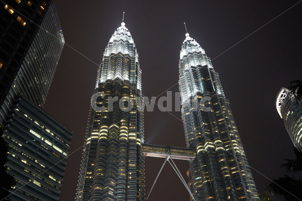 도시,풍경,야경,마천루,petronastwintower,트윈타워,쿠알라룸푸르,야경,밤,풍경,nightscape,night,landscape,해외,외국,세계,foreign,oversea,world,건축물,건물외관,exterior,building,structure,architecture,construction,office building,사무실 건물,건물,steeple,뾰족한 탑,tower,탑,spire,첨탑