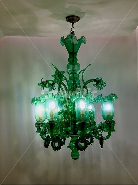샹들리에,초록색샹들리에,카페천장,조명,조명인테리어,chandelier,램프