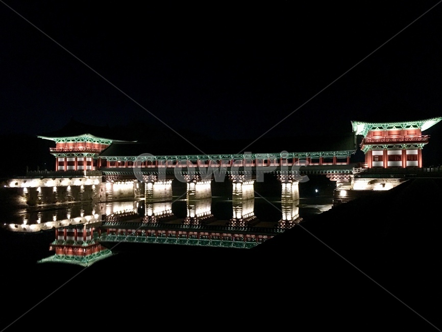 월정교,경주,야경,야경코스,문화재,랜드마크,야경,밤,풍경,nightscape,night,landscape,한국전통,한국문화,korean traditional,korean culture,랜드마크,landmark,tourist attraction,한국랜드마크,한국관광지,한국명소,korea landmark,korea tourist attraction,architecture,건축물,building,건물