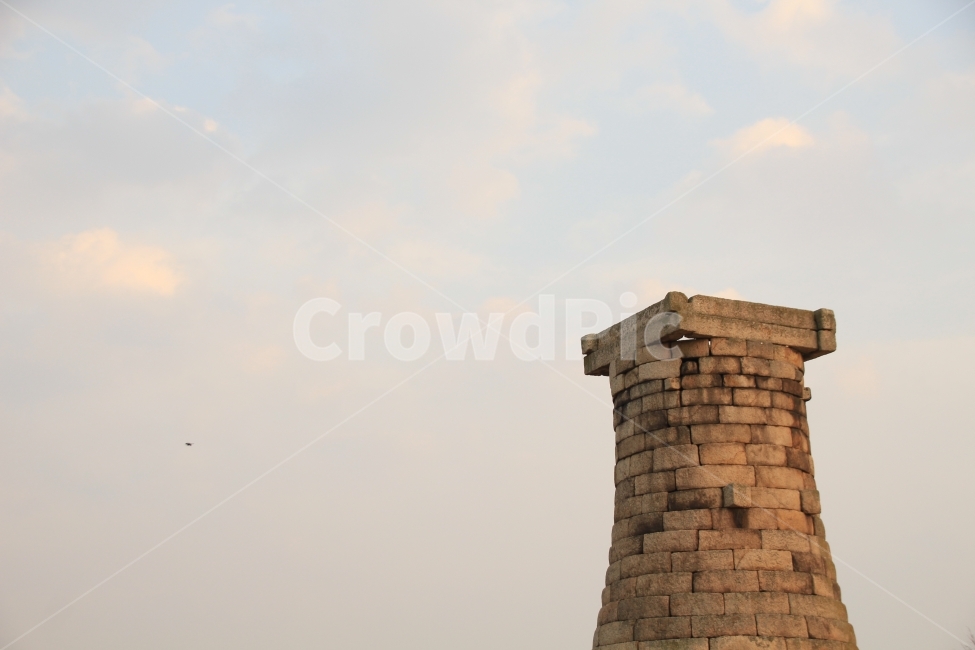 경주,가을,여행,하늘,첨성대,맑음,한국전통,한국문화,korean traditional,korean culture,랜드마크,landmark,tourist attraction,한국랜드마크,한국관광지,한국명소,korea landmark,korea tourist attraction,건축물,건물외관,exterior,building,structure,architecture,construction