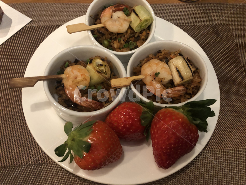 딸기,새우,꼬치,접시,strawberry,shrimp
