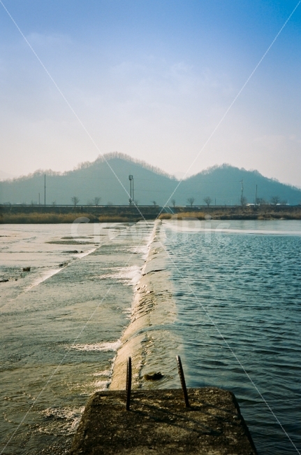 배경,풍경,하늘,물,강,파랑,감성,자연,풍경,nature,landscape,시골,마을,country,rural,town,water,outdoors,옥외