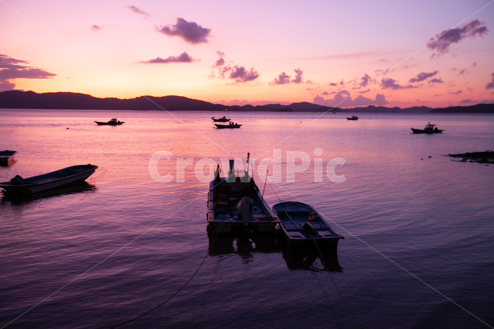 transportation,교통,vehicle,차량,용기,vessel,선박,watercraft,water,물,노을,바다,밤바다,어업,fishery,fishing industry