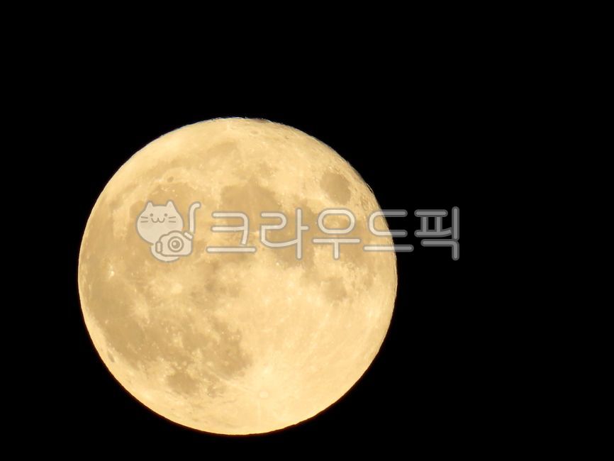 night view,full moon,nature,night,astronomy,space,moon,great full moon,super blue moon,night sky,super moon,blue moon