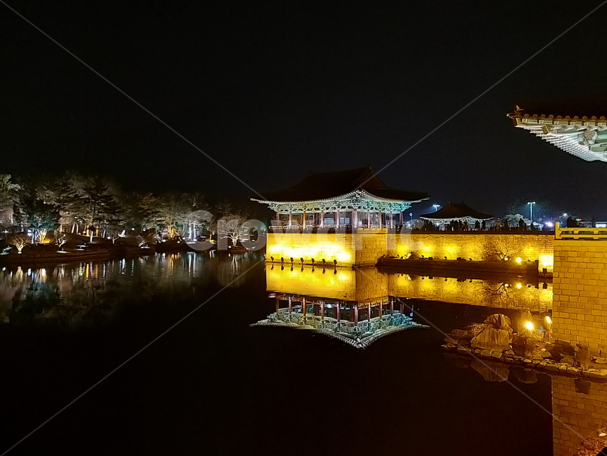 동궁과월지,안압지,반영,문화재,한옥,풍경,한국문화,랜드마크,한국전통,문화유산,night,nightscape,landscape,landmark,koreantraditional,연못,자연,건축물,한국전통건축물,전통,야경,밤,한국명소,한국랜드마크,야경,밤,풍경,nightscape,night,landscape,랜드마크,landmark,tourist attraction,한국랜드마크,한국관광지,한국명소,korea landmark,korea tourist attraction