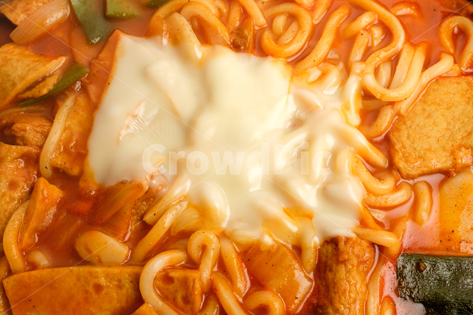 떡볶이,떡,양념,채소,매운,달콤한,간식,한국문화,한국음식,식품,음식,요리,맛있는,어묵,치즈,쌀,면,국물,빨간,음식,식재료,요리,food,cook,meal,dishes,food reserves