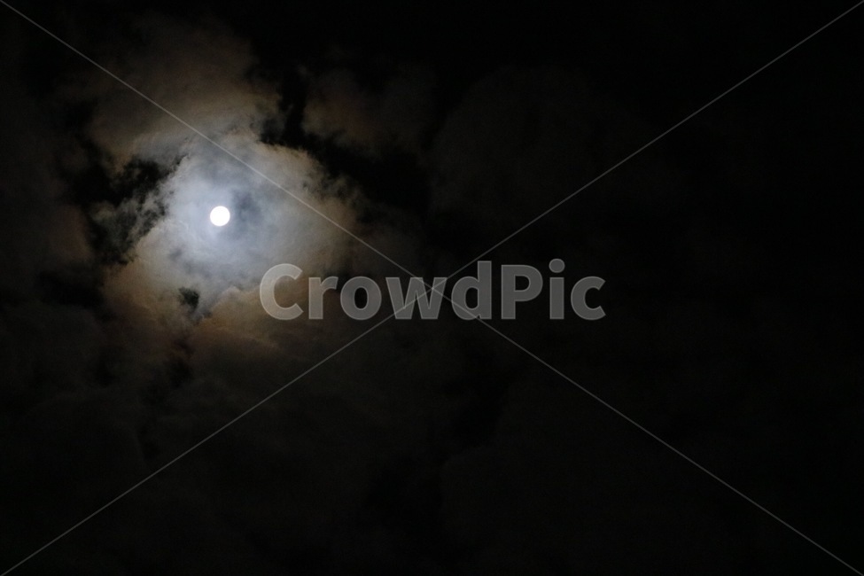 달,보름달,달빛,하늘,구름,밤,검정,moon,tsuki,moonlight,gekkou,sky,sora,cloud,kumo,night,yoru,black,kuro,자연,풍경,nature,landscape,야경,밤,nightscape,night,outdoors,옥외