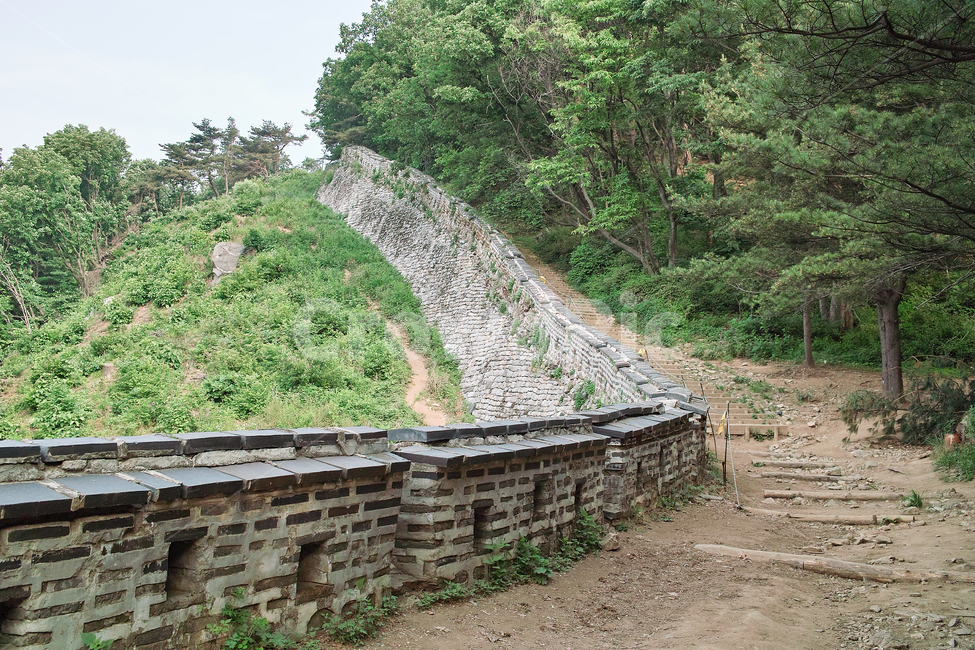 dirtroad,흙길,road,도로,gravel,자갈,담,담장,남한산성,fortrees,namhansanseong,성,성곽,산,산성,wall,greatwall,castle