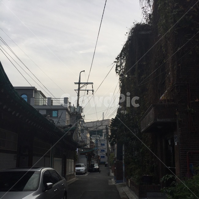 건물,주택,전선,전봇대,한국,강북,도시,풍경,city,landscape,한국도시풍경,한국도시경관,korea cityscape,골목길,alley,cable,케이블,power lines,전력선,transportation,교통,automobile,자동차,vehicle,차량,car,차,electric transmission tower,송전탑