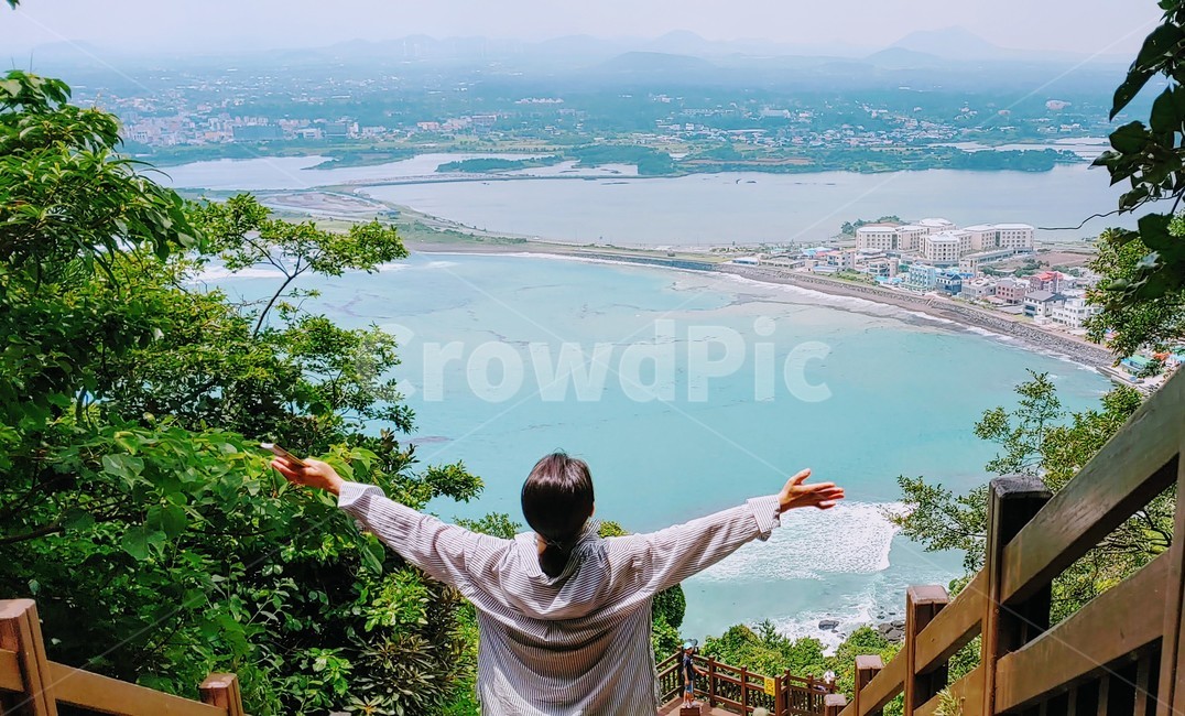 제주도비경,성산일출봉,jejuisland,seongsanilchulbong,제주여행,힐링,제주바다,바다풍경,바다,sea,nature,trip,jejutrip,healing,사람,인물,인간,human,person,여성,여자,woman,female,lady,여행,휴가,traveling,vacation,trip