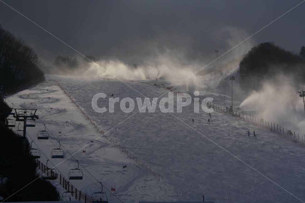 스키장,보드타기,스키,눈보라,ski