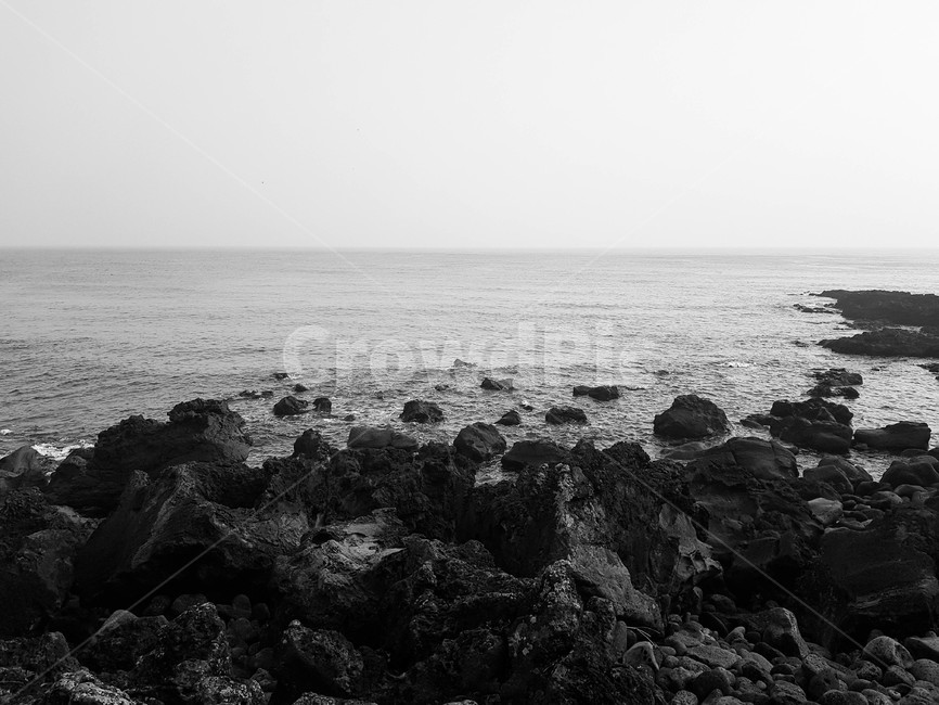 흑백,자연풍경,제주,자연,휴식,힐링,제주도,바다,감성,경치,바위,돌,rock,파도,wave,감성사진,jeju,nature,emotion,자연,풍경,nature,landscape,한국자연풍경,한국자연경관,korea nature landscape,제주도,jeju,jeju island,흑백,모노톤,monochrome,black and white