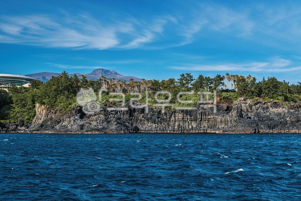 sky,Cliff,jeju island,Mt Hanlla,Columnar joints,famous place,rock,cloud,ocean,Daepo Columnar Joint,volcanic terrain,Seogwipo,Tourist destination,volcano