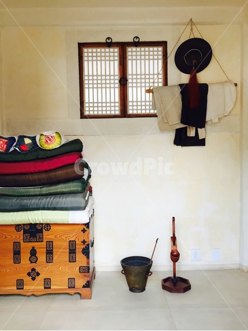 민속박물관,한국적,토속적,조선시대,folkmuseum,joseon,화로,등불,관복,침구,궤,전통,한옥,tradition