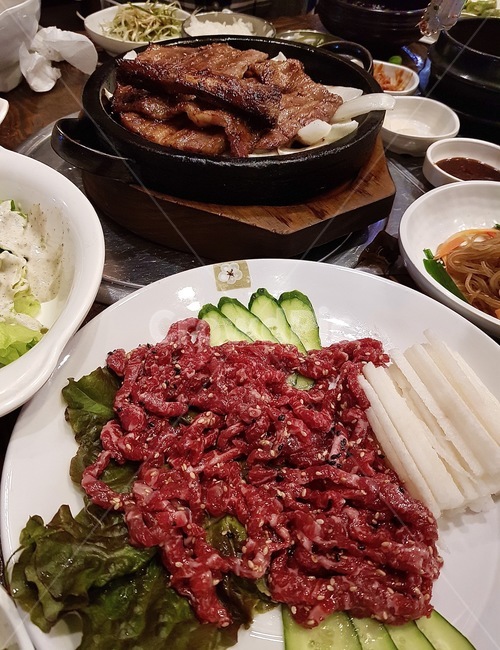 육회,갈비,소고기,한식,음식,food,meal,koreanbeeftartare,음식,식재료,요리,food,cook,meal,dishes,food reserves