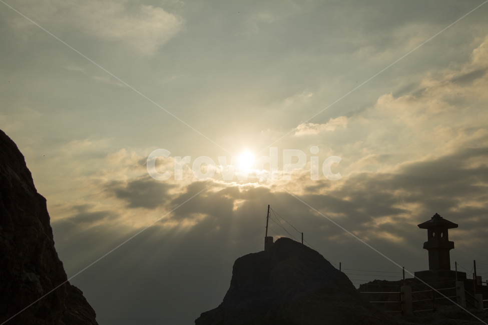 flare,light,빛,sunlight,햇빛,저녁,일몰,노을,틴들현상,하늘,구름