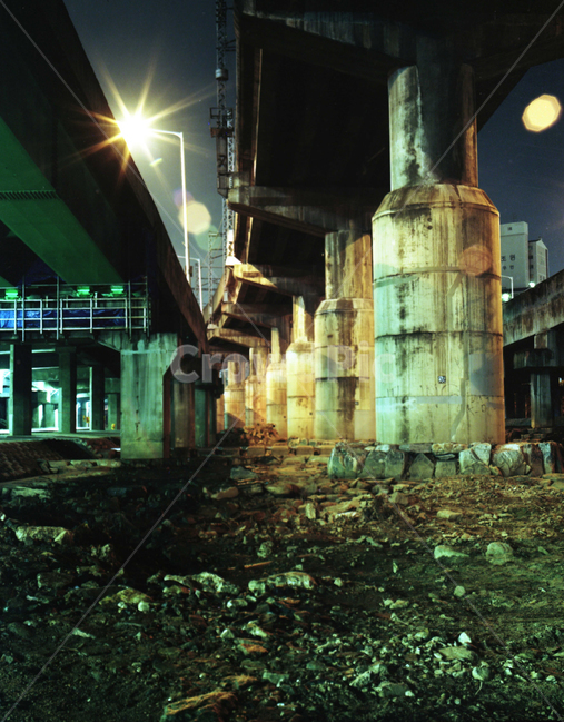 야경,교각,다리,하천,도시,필름사진,야경,밤,풍경,nightscape,night,landscape,빈티지사진,빈티지느낌,빈티지감성,vintage,건축물,건물외관,exterior,building,structure,architecture,construction,건물