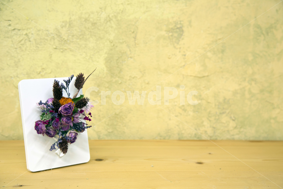 드라이플라워,액자,장미액자,장미,안개꽃,솔방울,꽃,flower,인테리어,실내디자인,interior design