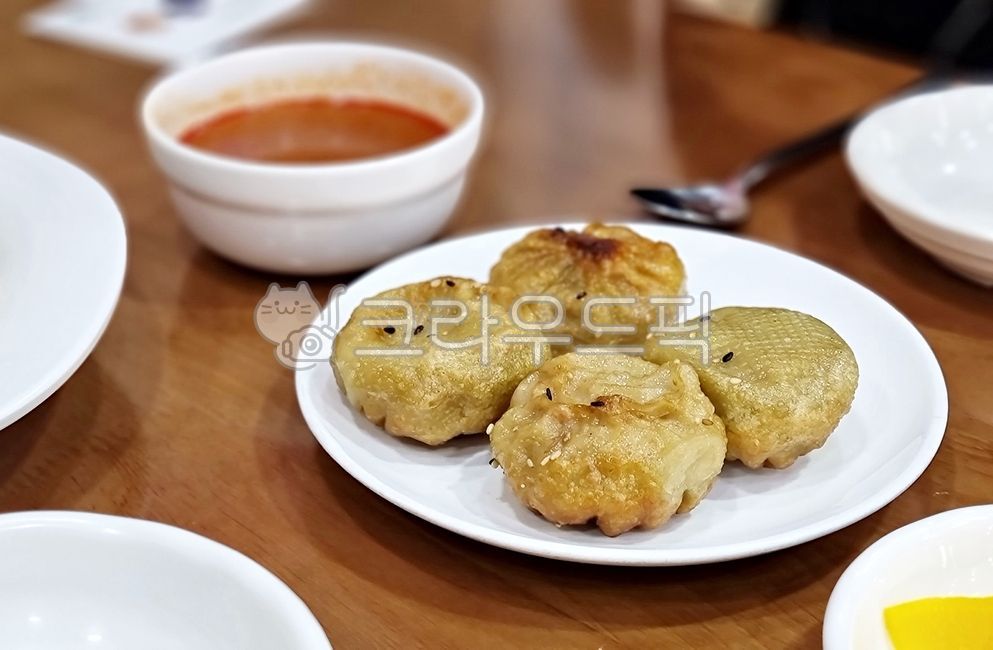 meal,dumpling,lunch,Chinese cuisine,Grilled dumplings,Chinese dumplings,chinafood,food