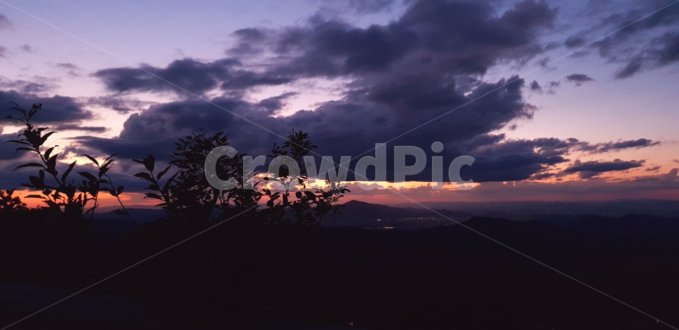 노을,산능선,산맥,구름,어두운,dark,sunset,나뭇가지