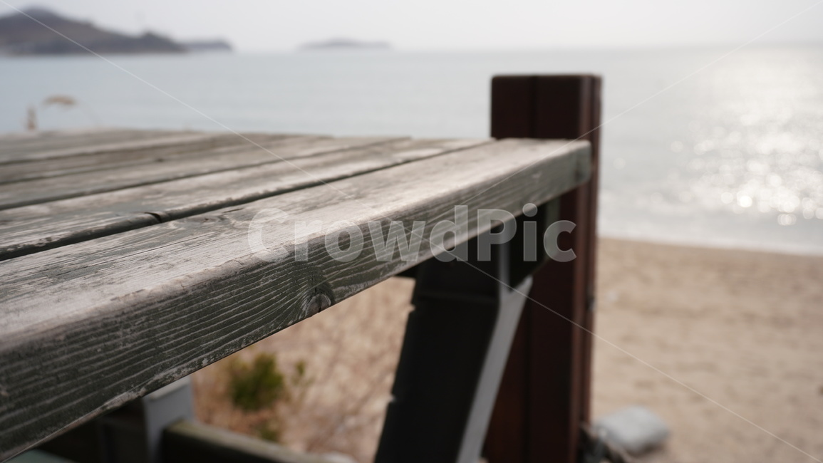 바다,테이블,난간,모래,나무