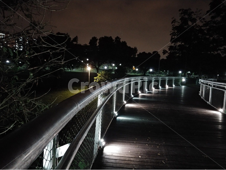 공원,다리,야경,운동,불핓,야경,밤,풍경,nightscape,night,landscape,banister,난간,handrail,railing,bridge,building,건물